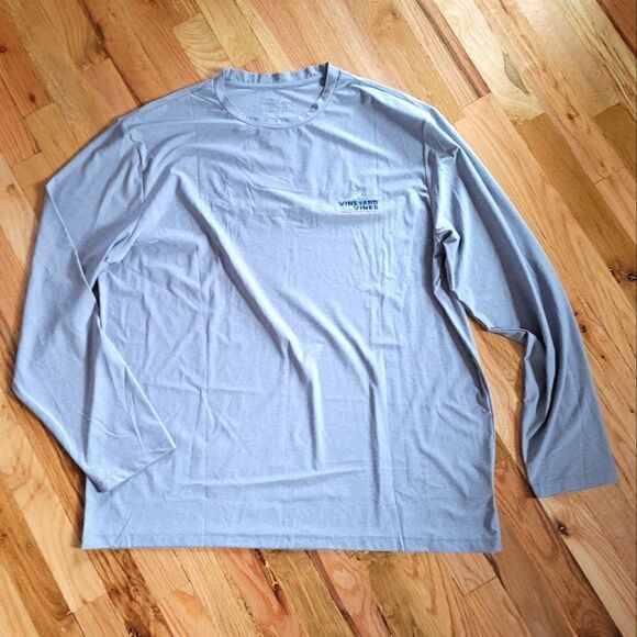 Vineyard Vines  XL Long Sleeve Wicking Performance Top Like New - Picture 1 of 8